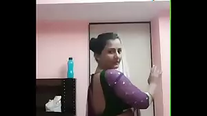 Indian young slut gets her ass worshipped in a provocative dance